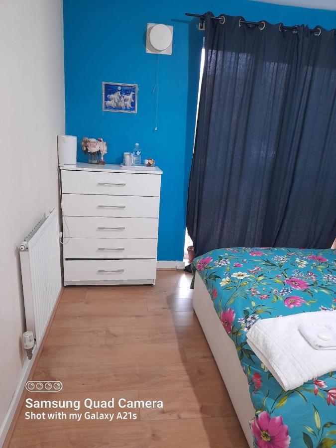 Beautiful 1 Bedroom Ground Floor With Shared Bathroom London Bagian luar foto
