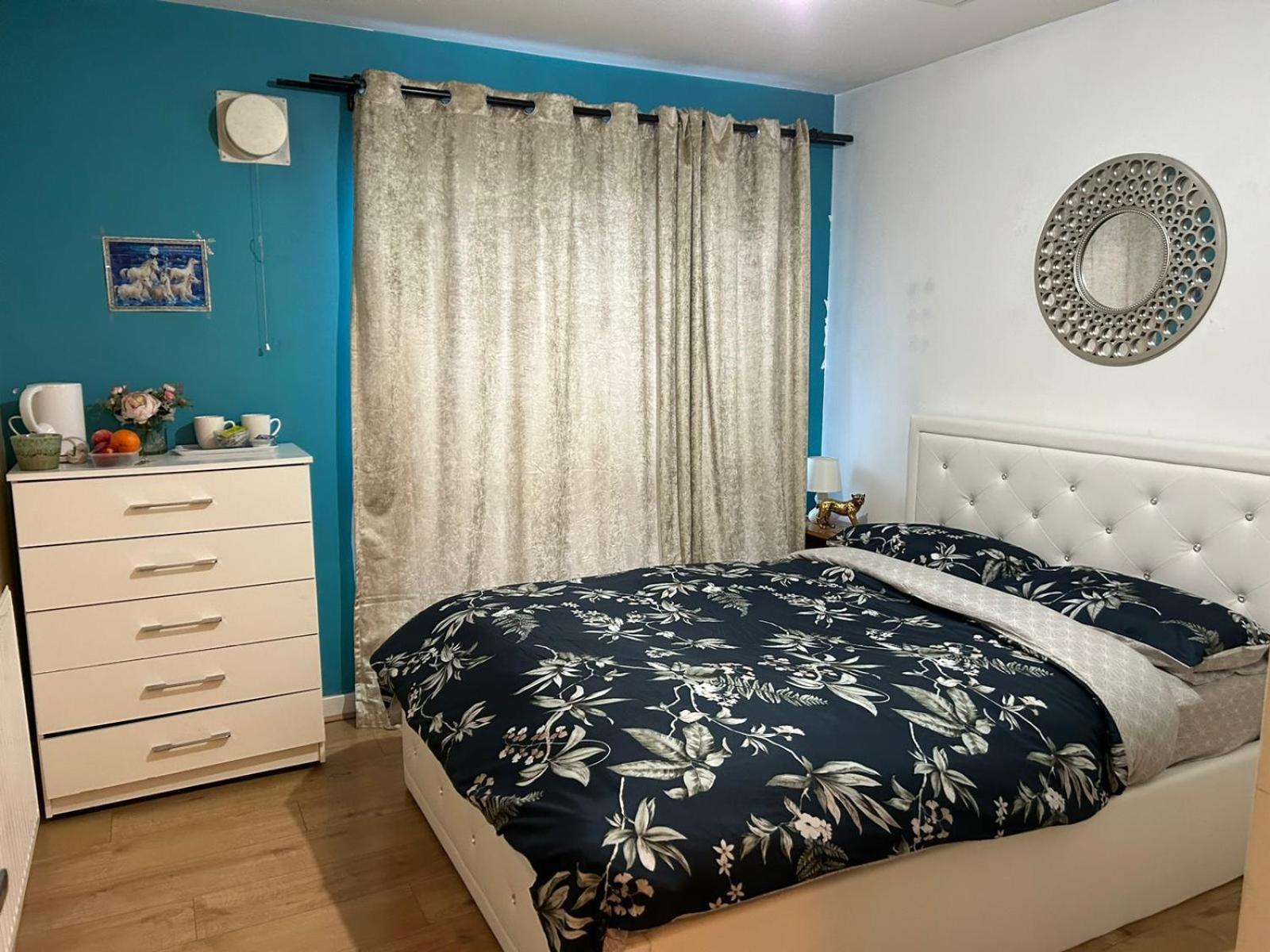 Beautiful 1 Bedroom Ground Floor With Shared Bathroom London Bagian luar foto